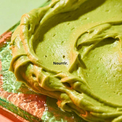 Beurre corporel au matcha, riche et nourrissant, idéal pour hydrater les peaux sèches.