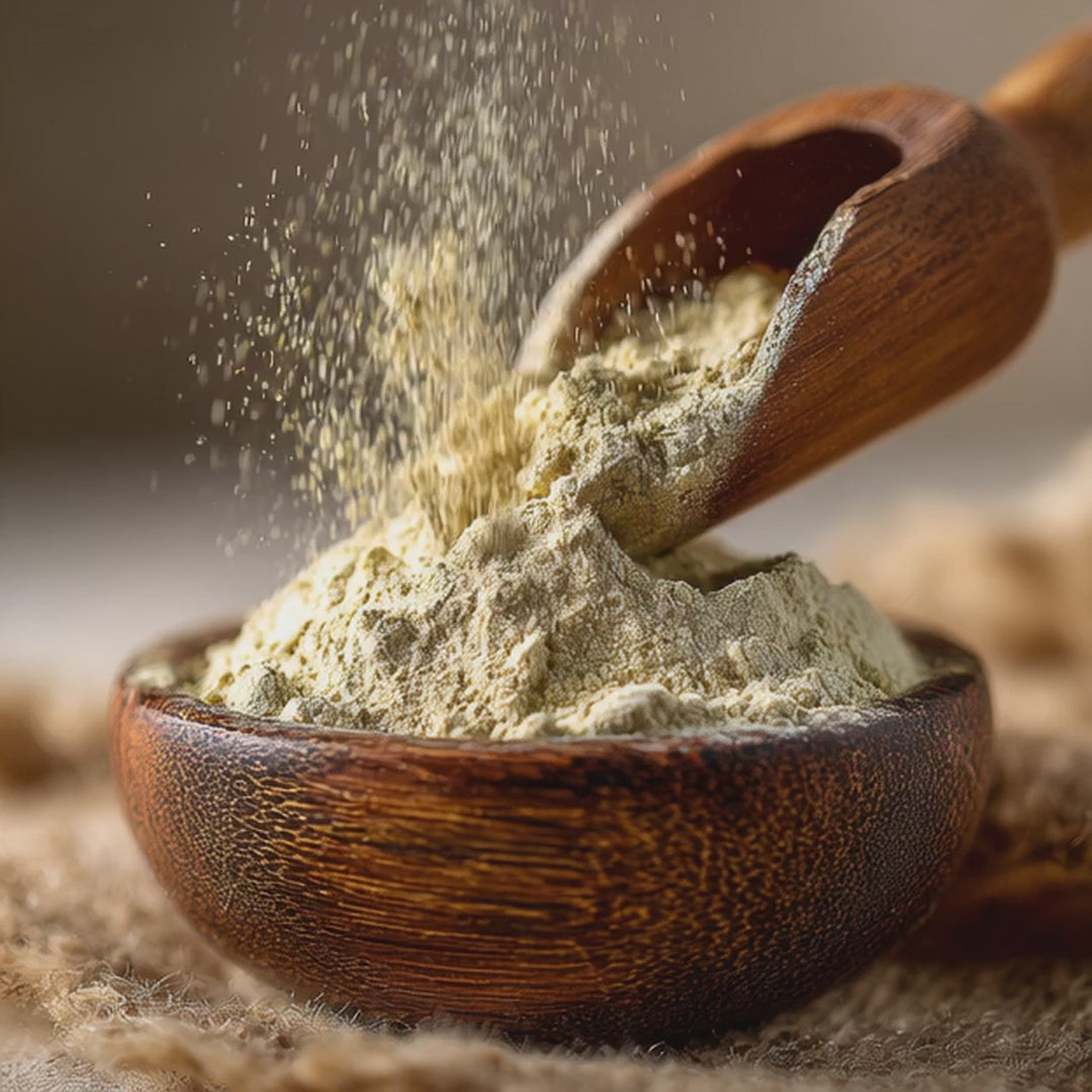 Charger la vidéo : Pourdre en mouvement de Safiya, texture du produit 