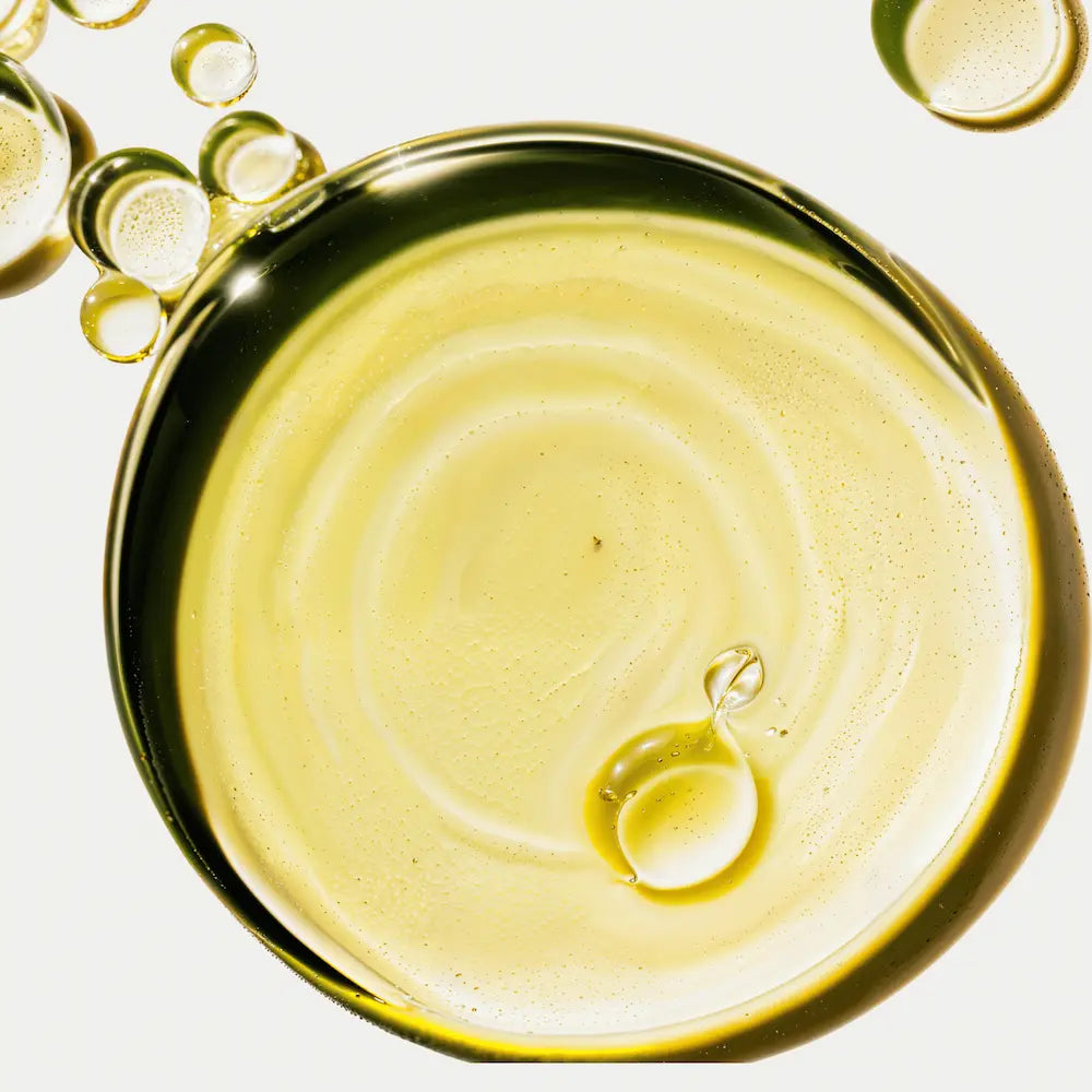 	Texture dense et nourrissante de l’huile capillaire Qalbi – soin du Maroc